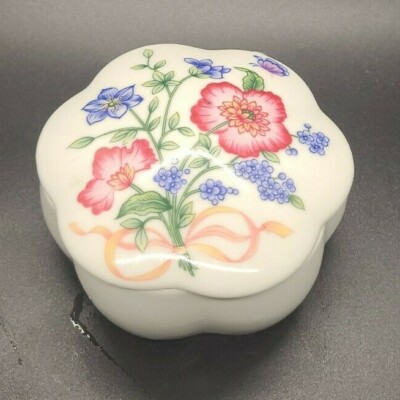 ちゅんブーケ Crowning Touch Collection Trinket Box Floral Pattern Made in Japan
