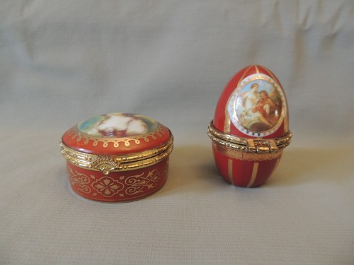 Vintage Fine porcelain 2 miniatures trinket box decorated - Picture 2 of 10
