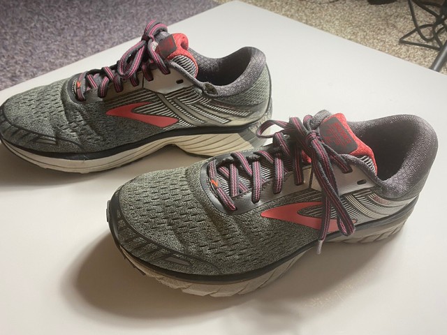 brooks adrenaline gts size 9