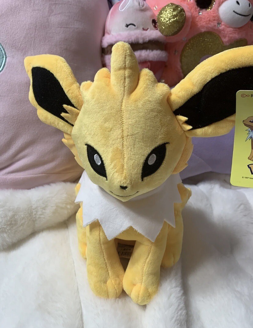 Brand new Pokemon Jolteon Electric 10&rsquo;Inch Plush Figure - 