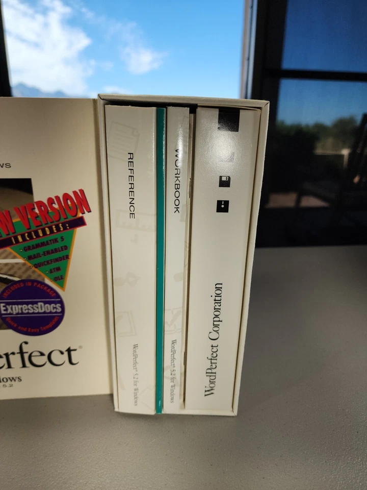 WordPerfect for Windows Draw + Upgrade 5.2 Package Books Manuals Discs Guides NM - Image 2 of 4