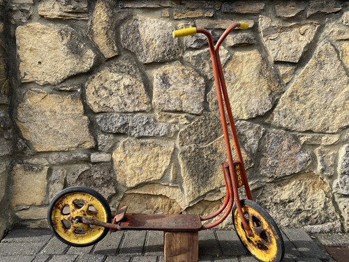 Vintage 1950's MOBO Scooter Original paintwork wheels and grips - Picture 4 of 7
