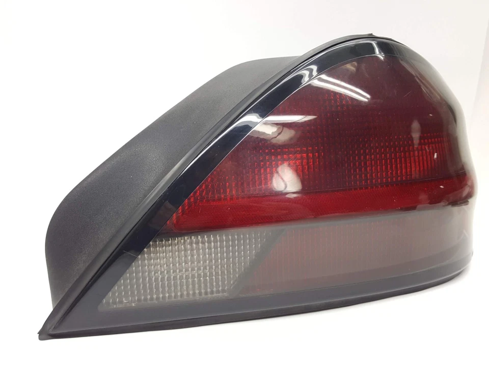 1999-2005 PONTIAC GRAND AM Rear Brake Tail Light PASSENGER SIDE OEM - Image 2 of 4