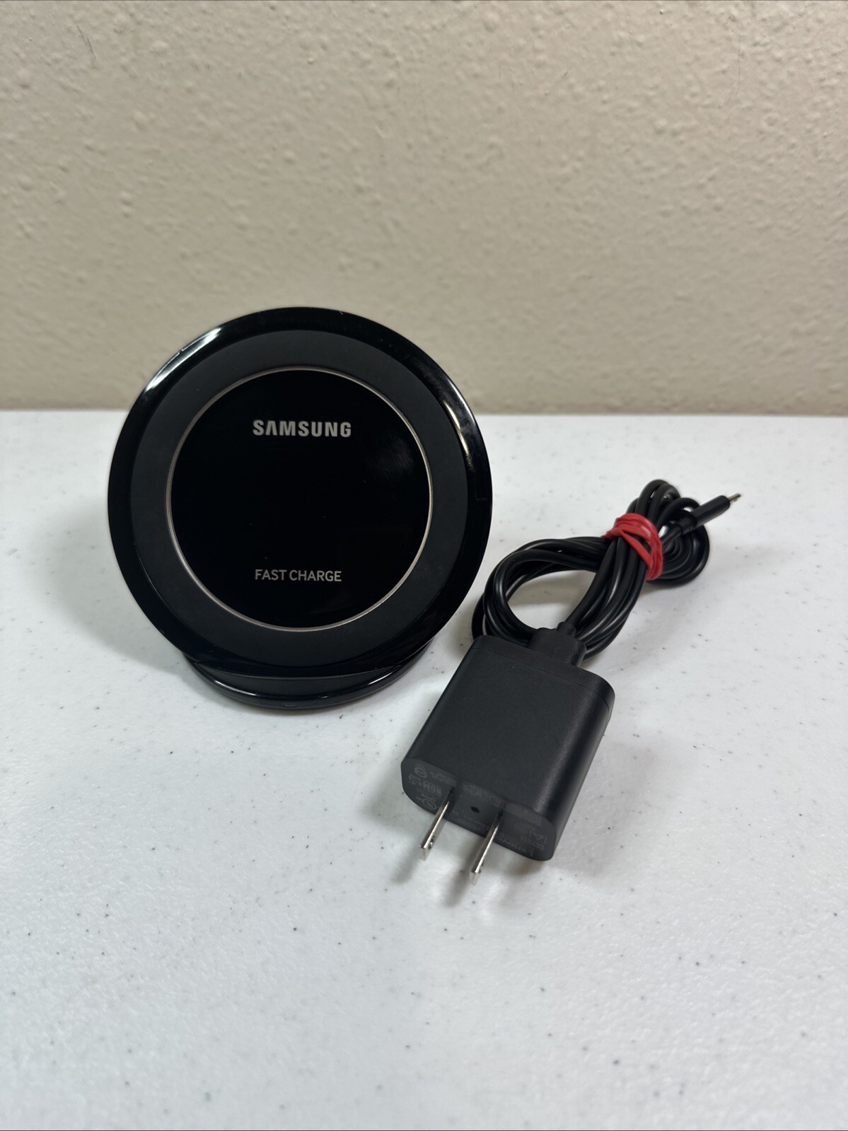 Samsung EP-NG930 Fast Wireless Charging Stand with 15W Adapter