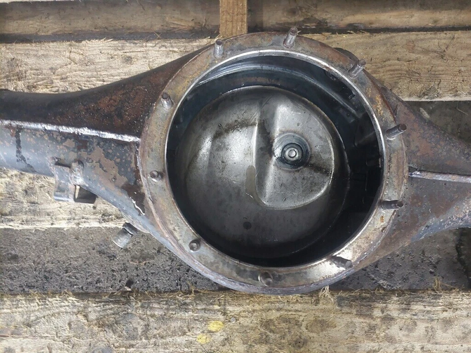 1991-1995 Toyota Previa Rear Axle Differential Housing Bare 4.30 Drum Brakes — 第 2/4 张图片