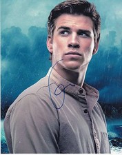 LIAM HEMSWORTH SIGNED 8X10 PHOTO AUTHENTIC AUTOGRAPH THE HUNGER GAMES COA A