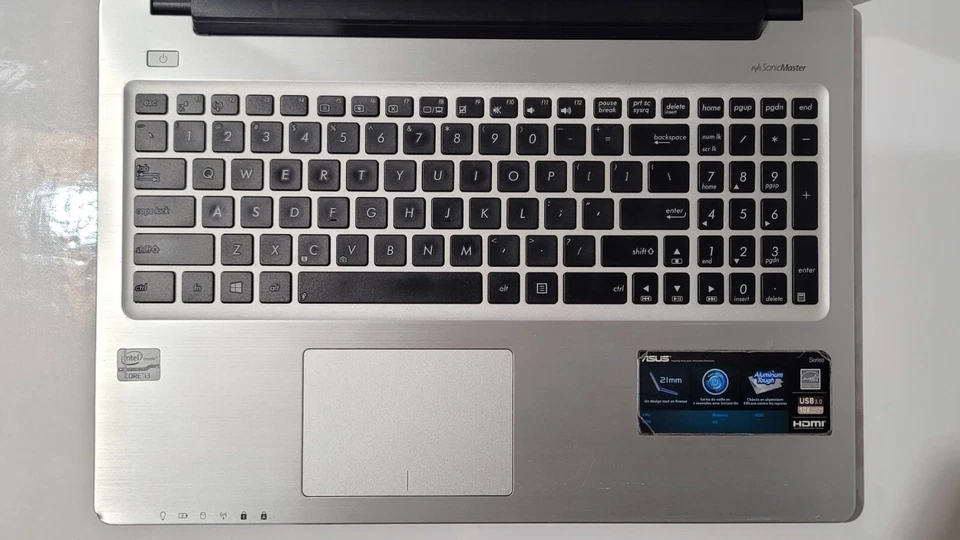 Portátil 15.6" Asus S56CA-DH31-CA Core i3, 256GB SSD, 6BG RAM Win 10 *BATERÍA DÉBIL Foto 2 de 4