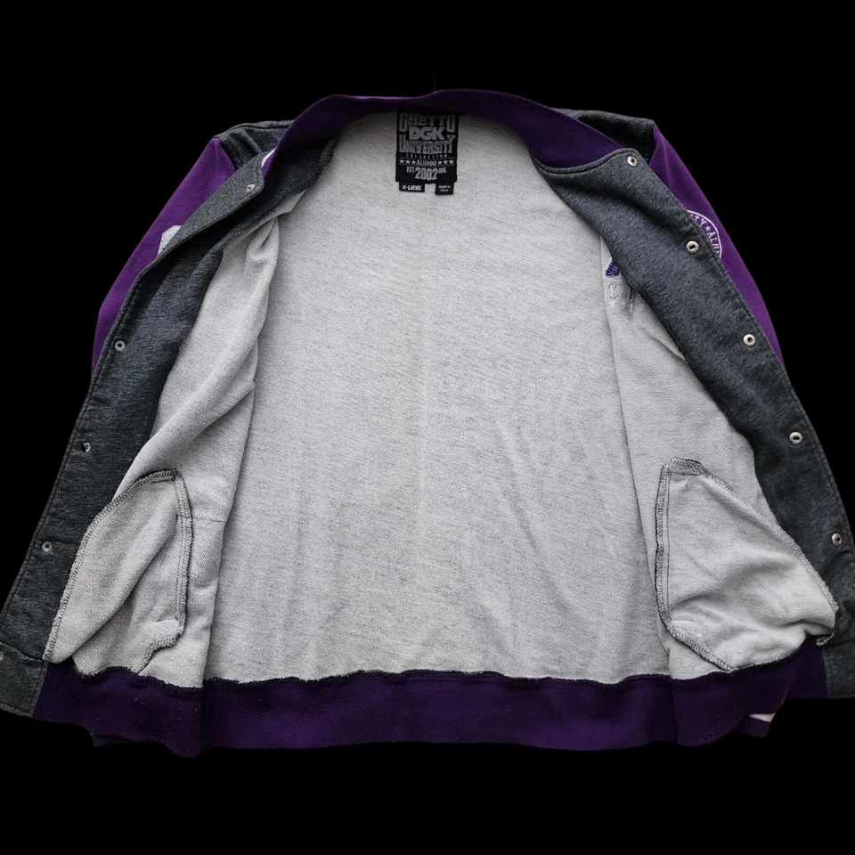 Chaqueta DGK Ghetto University para hombre XL Letterman Varsity púrpura gris parches 02 Foto 4 de 4