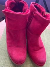 UGG Mini Bailey Bow UGG women  s boots RED COLOR SIZE 8.FREE SHIPPING