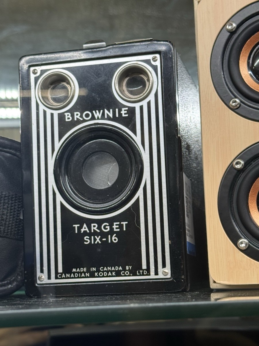 Brownie Target Six-16 Art Deco Box Camera - Eastman Kodak - 1940s