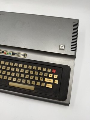 retro_tresure TRS-80 Color Computer Model 26-3003 32k RAM Vintage Powers On