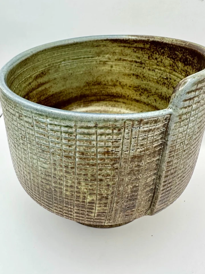 Japanese Shino Ware Pottery Pedestal Bowl | Signed 志野 | Mid-Century Studio Potte - Image 2 of 4