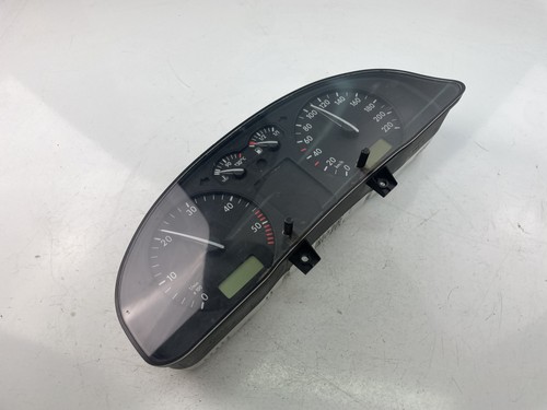 VW PASSAT B5 3B2 Kombiinstrument 09051969906 18137473