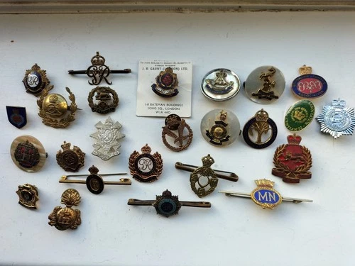 Joblot Of WW2 Military Sweetheart Brooches And Badges