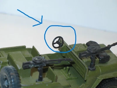 Dinky toys, 1 volant en plastique pour la jeep SAS 612 ou la jeep 615 militaire - Photo 1/4