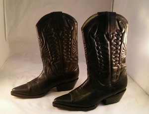 cowboy boots made in leon mexico