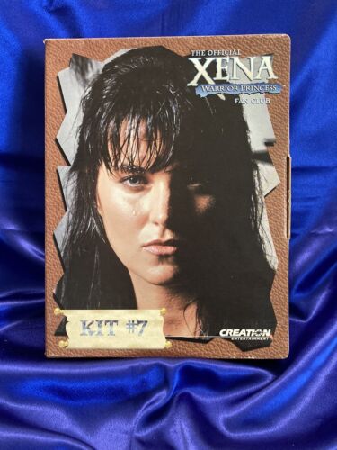 XENA : WARRIOR PRINCESS Fan Club Kit #7 DVD, Photos, Certificat, Affiche et VHS - Photo 1 sur 6