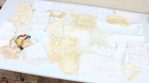 LOTE DE COLECCIÓN Hecho a mano Crochet Redondo Corazón Doilies Blanco Crudo Mezcla de Algodón Estate KH - Imagen 2 de 9