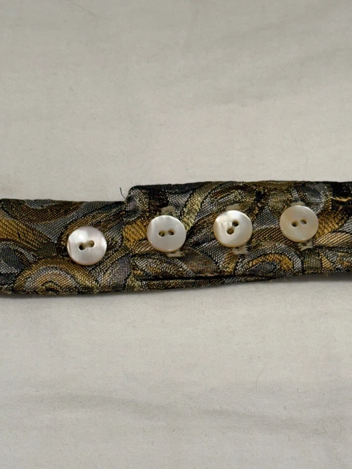 Pajarita para hombre Drk verde oliva cachemira 100 % seda de Carrot & Gibbs en EE. UU. Foto 4 de 4