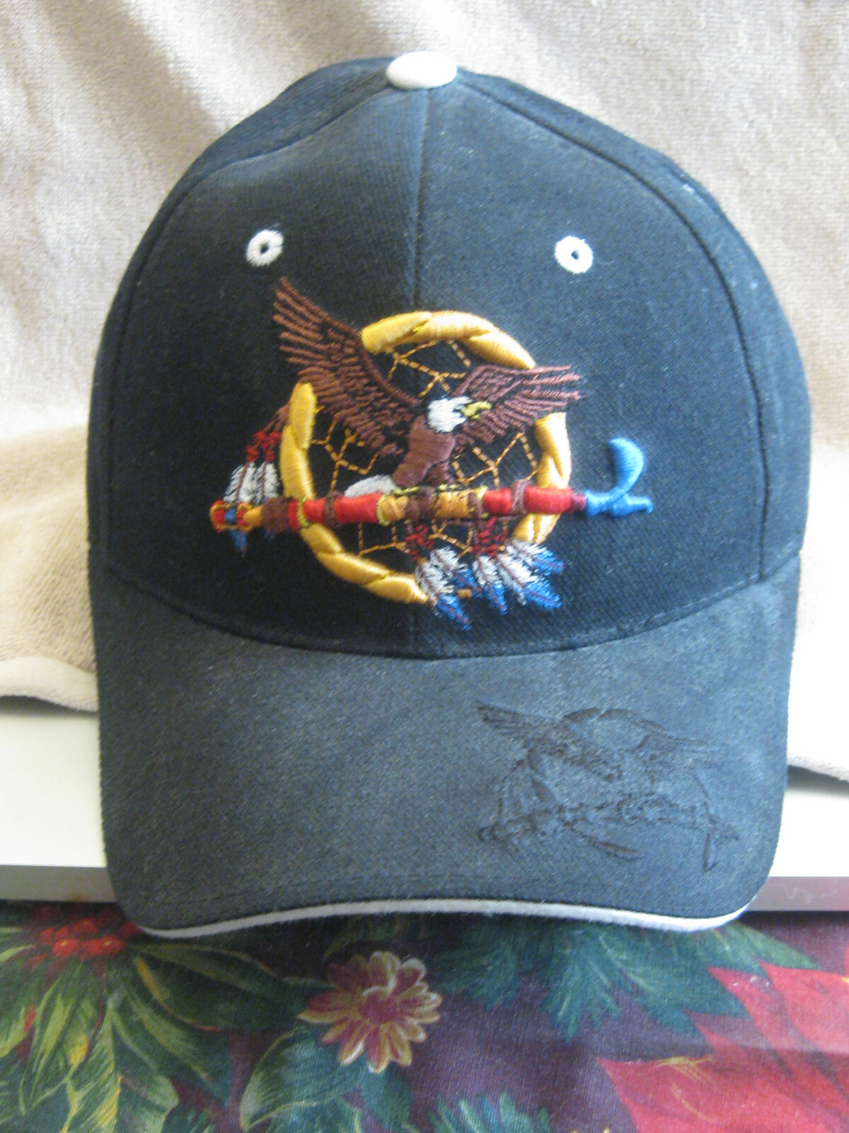 NATIVE PRIDE EAGLE & TOMAHAWK FEATHERS BRAVE INDI… - image 1