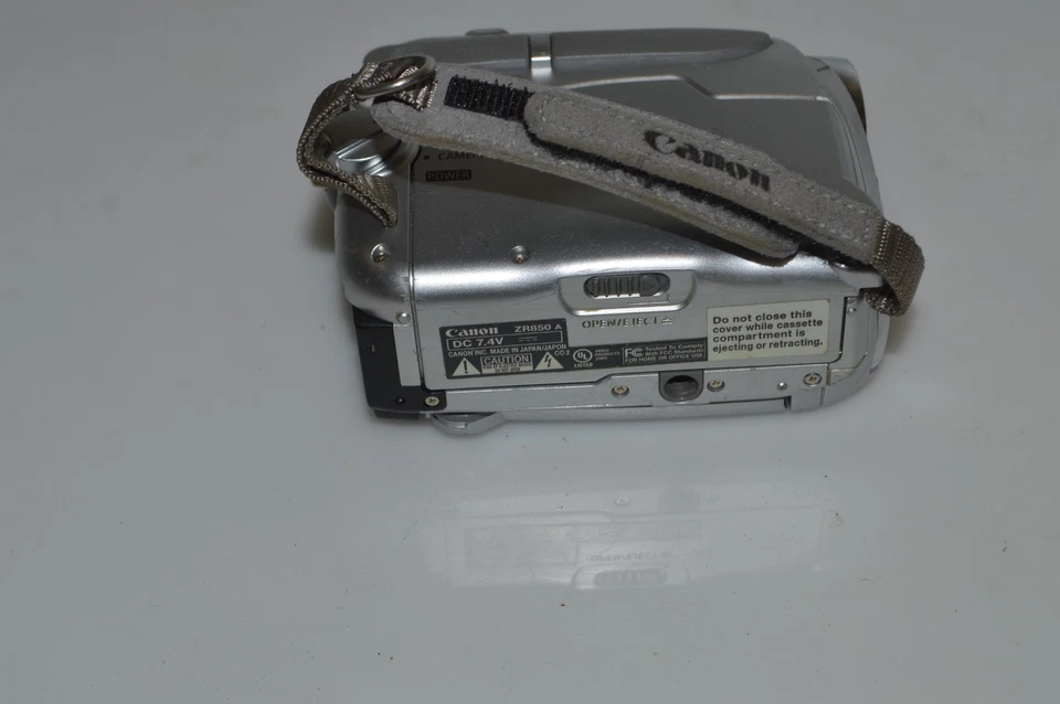 ^^ CANON DIGITAL VIDEO CAMCORDER ZR850 NTSC (LBN43) - Image 3 of 3