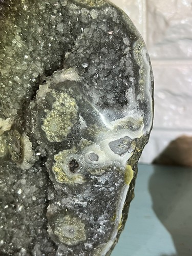 RACIMO DE CRISTAL DE CUARZO/AMATISTA DRUSA GRIS BRILLANTE GEODA ESTALACTITA URUGUAYA - Imagen 13 de 13