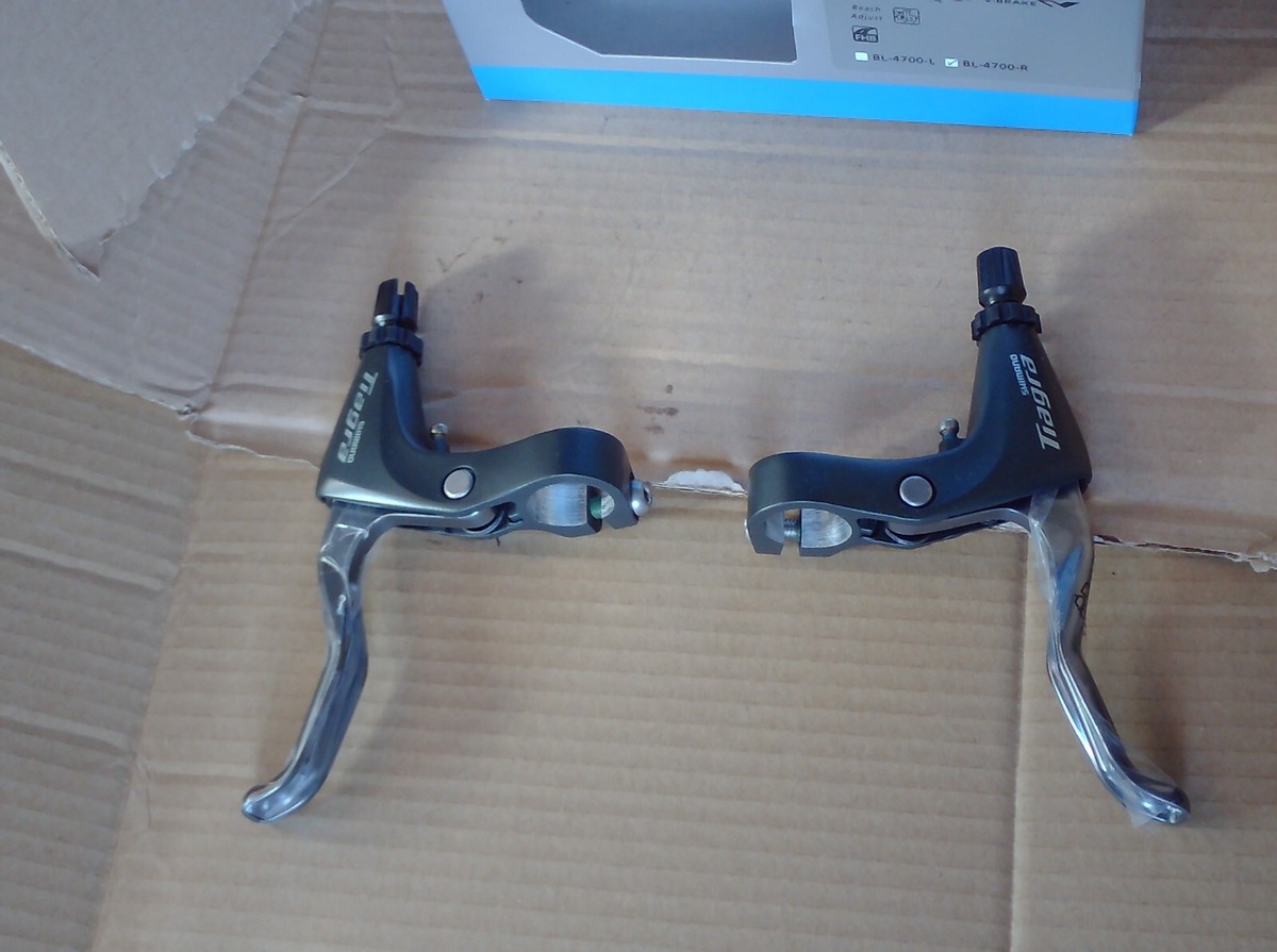 A PAIR OF NEW SHIMANO TIAGRA BL-4700 FLAT BAR BRAKE LEVERS UK