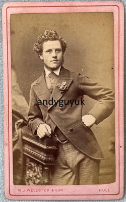 CDV HÜBSCHER ADRETTER GENTLEMAN WELLSTED HULL ANTIKES FOTO BLUMENSTRÄUCHER
