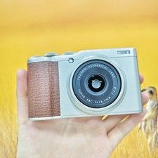 Fujifilm Fuji XF10 24.2 MP Compact Digital Camera Champagne Gold - 90 New