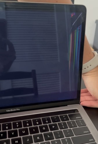 Apple MacBook Pro (13-inch, 2019, Two Thunderbolt 3 ports) Computer Laptop - Afbeelding 4 van 9