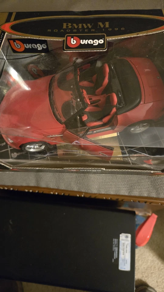 BMW M Roadster Convertible 1996 Rojo Burago 1:18 Diecast Hecho en Italia Vers Dorado Foto 2 de 4