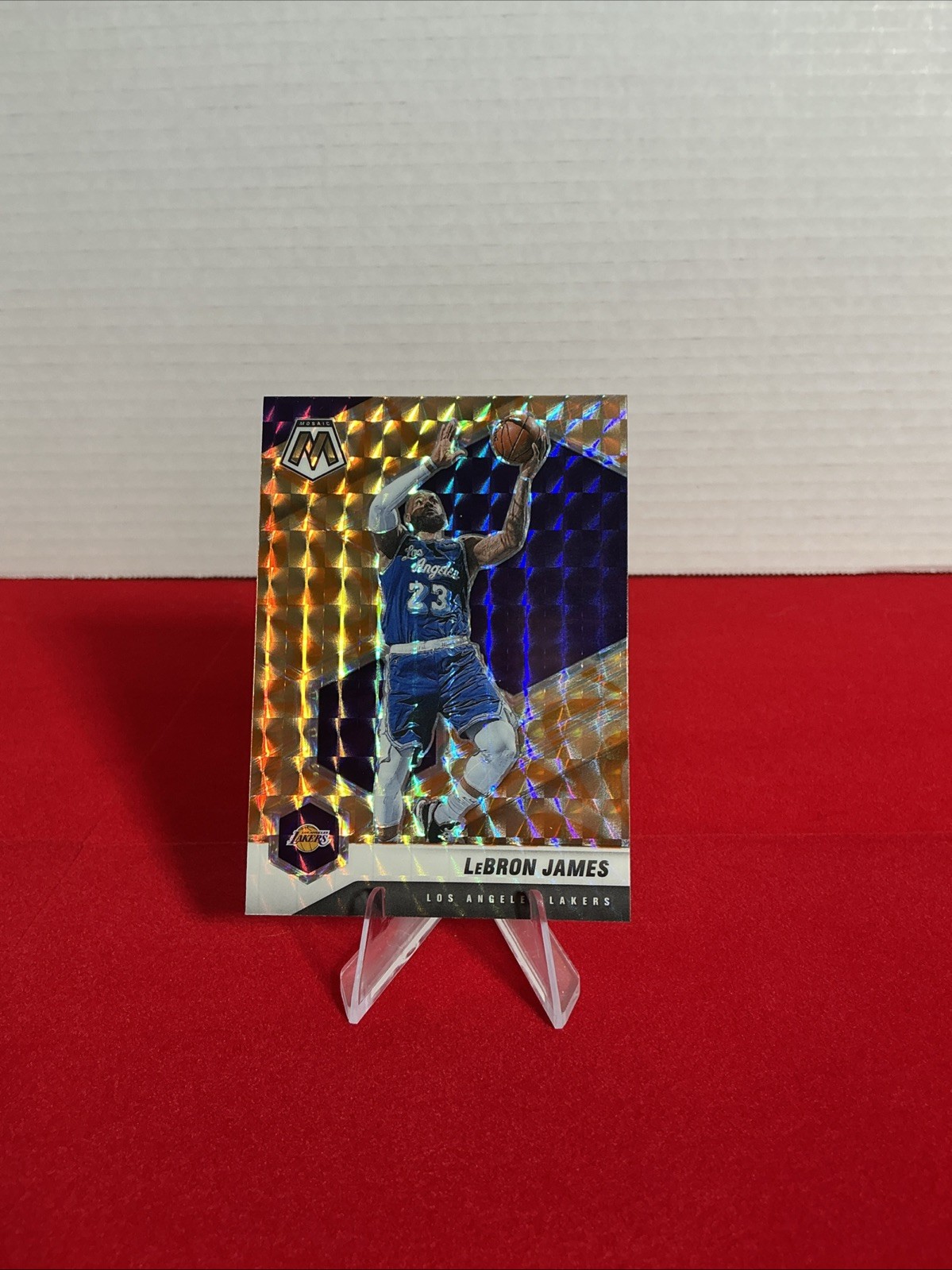 2020-21 Panini Mosaic - LeBron James #81 Reactive Orange Prizm