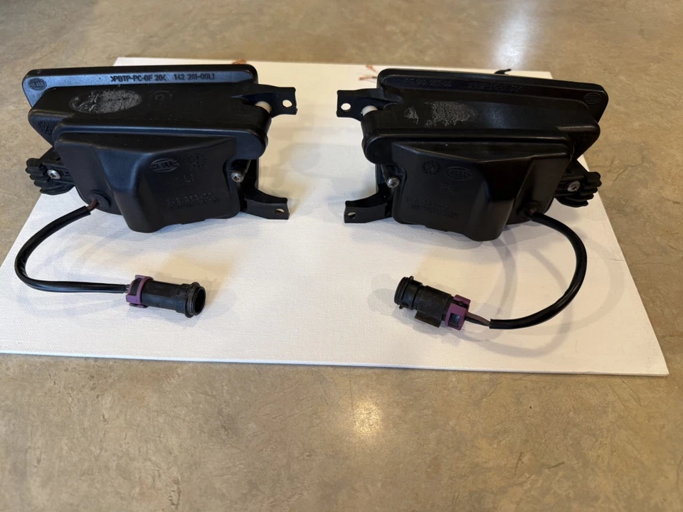 Audi 80 Cabriolet 1994-1998 izquierda y derecha Hella OEM luces antiniebla luces de conducción en muy buena condición Foto 2 de 4