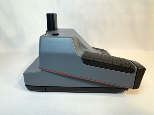 POLAROID IMPULSE 600 INSTANT CAMERA W/ BUILT IN FLASH GRAY BLACK RED VERY CLEAN - Picture 4 of 6