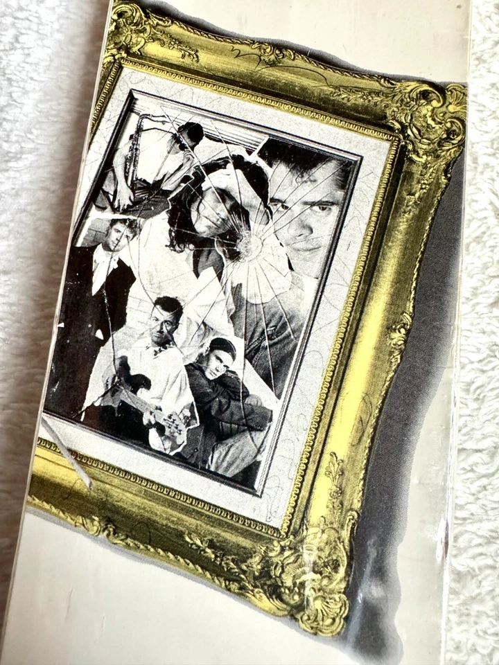 ЗАПЕЧАТАННАЯ МЕГА РЕДКАЯ ЗАПЕЧАТАННАЯ КАССЕТА INXS ДЛИННЫЙ БОКС-СЕТ НИКОГДА НЕ РАЗРЫВАЕТ НАС НА ЧАСТИ - Изображение 2 из 4