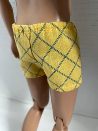EICHE HANDGEFERTIGTE Puppenkleidung 2 PAAR SHORTS 1 gelb & 1 schwarz passt 17" matt Puppe - Bild 9 von 22