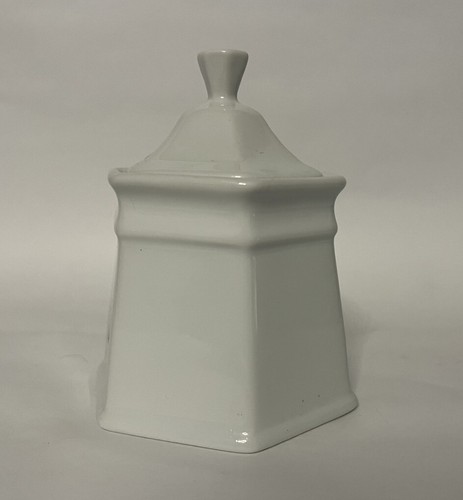 BIA Cordon Bleu Antwerp White Porcelain Covered Sugar Bowl, EUC. - Picture 4 of 8