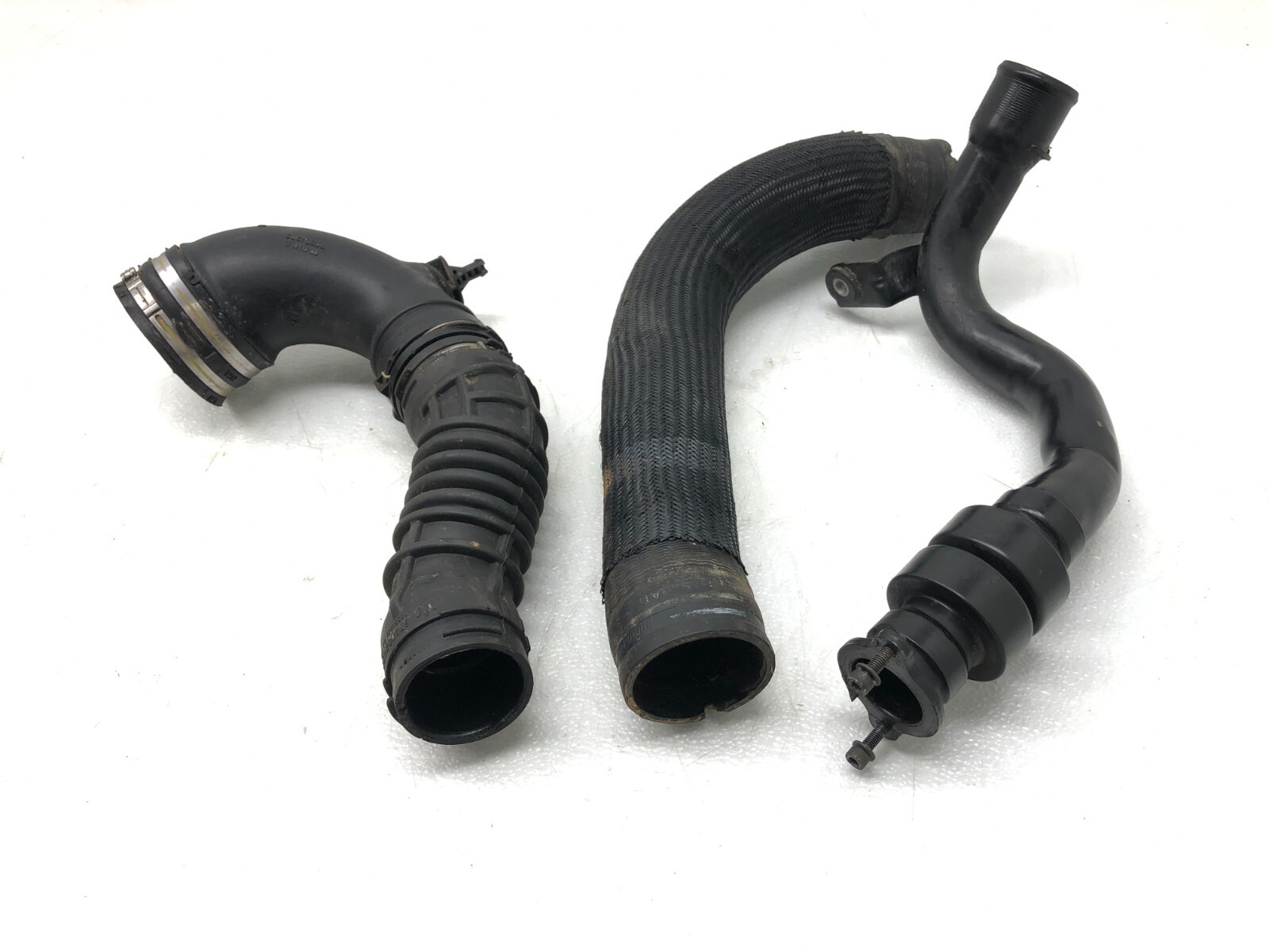 2014-2017 MASERATI GHIBLI S LEFT DRIVER FRONT TURBO INTERCOOLER HOSE TUBE OEM.