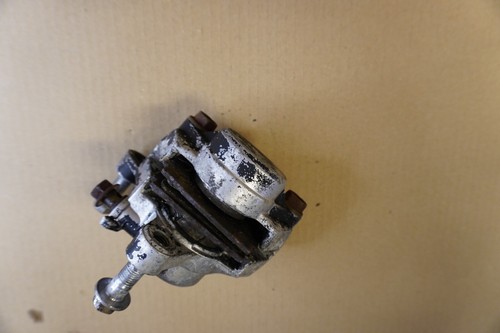 Pinza de freno trasera YAMAHA FZ400 FZ 400 46X 1984 DAÑADA - Imagen 8 de 8