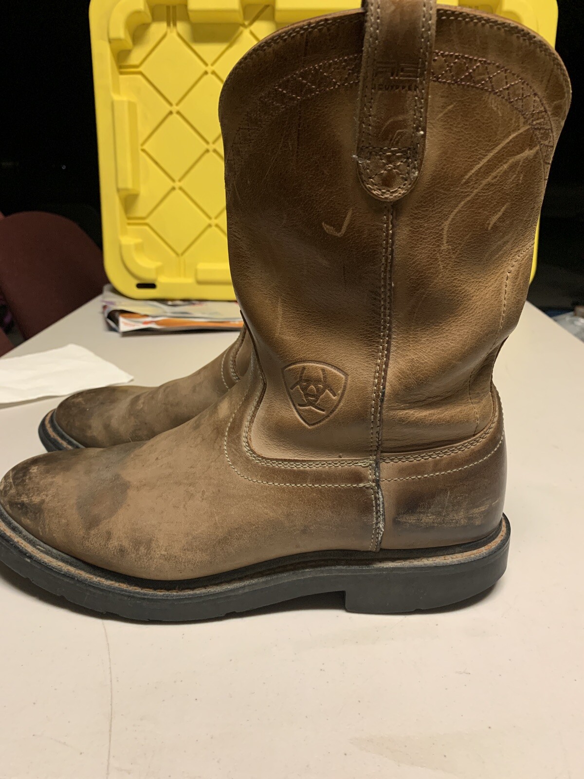 ariat work boots round toe