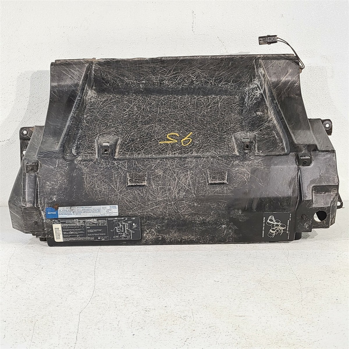 90-91 Corvette C4 Radiator Core Support Houisng Upper Lower