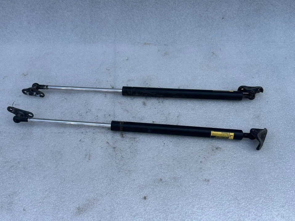 Par de amortiguadores de puntales de maletero Lexus RX400H RX350 2006 2007 2008 2009 Foto 2 de 4