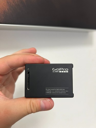 GoPro Hero 4 Black 4K Action Camera - non LCD screen version + 1x Battery - Picture 4 of 7
