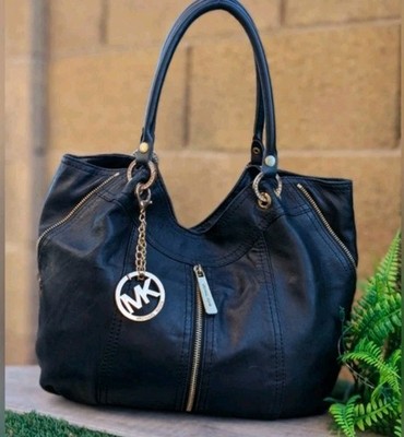 Michael Kors black leather moxley Medium shoulder bag Hobo Zipper Purse EUC 