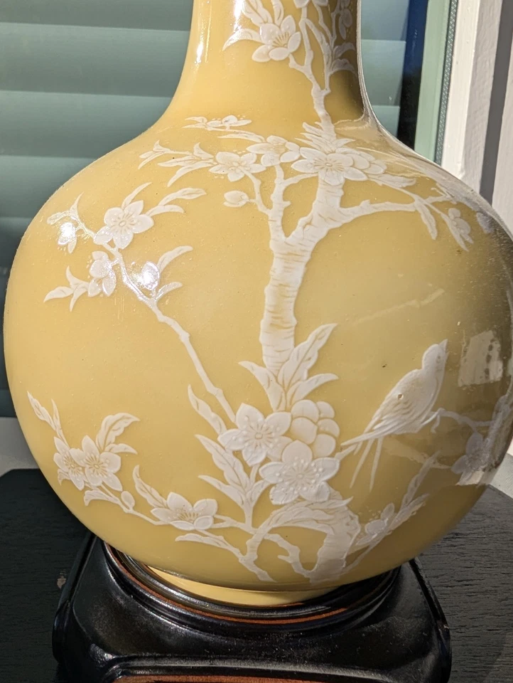 Jarrón chino vintage de porcelana amarilla pasta blanca marca Jingdezhen 1950-1970 Foto 3 de 4