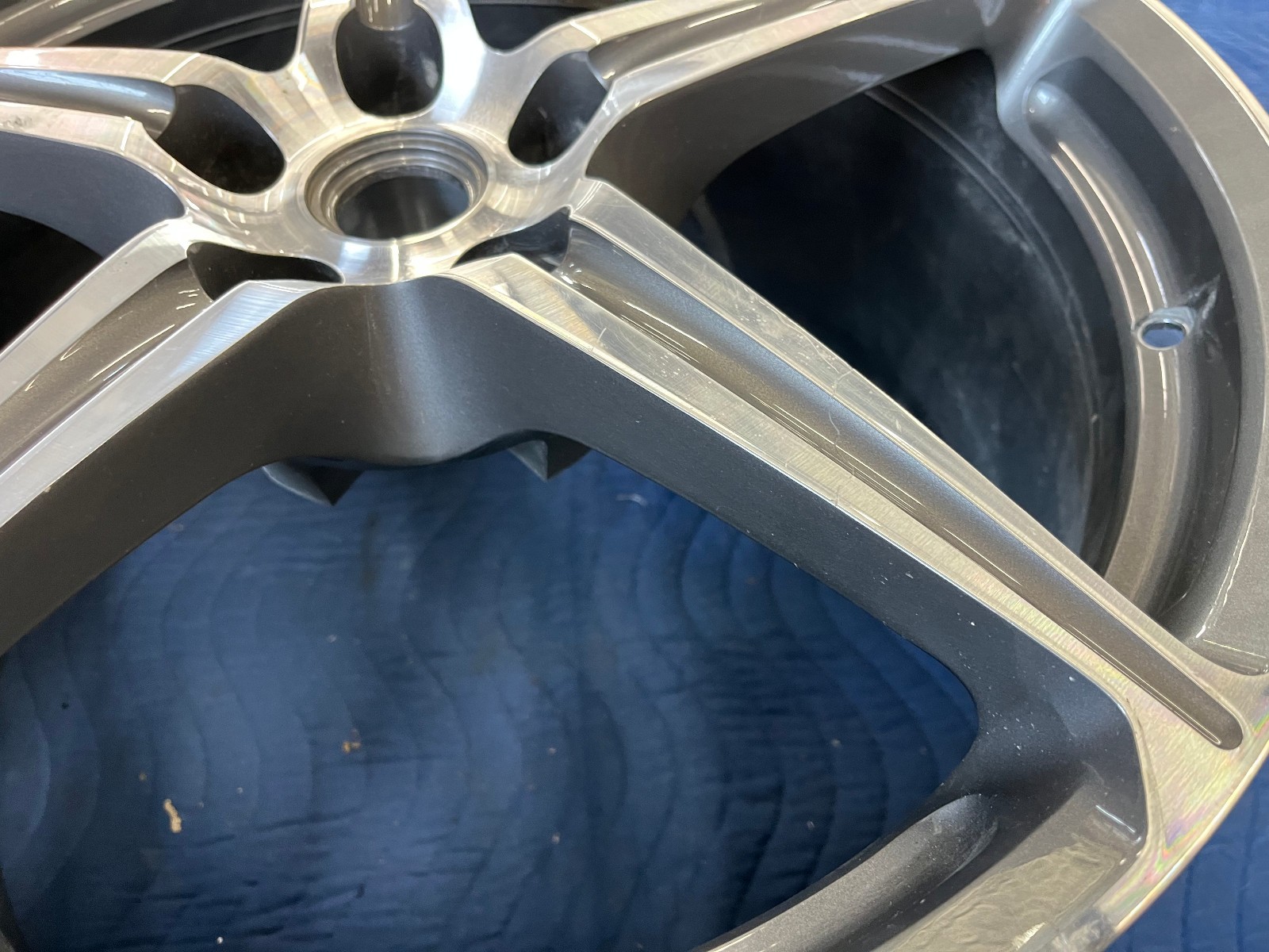 1 Genuine Ferrari 458 20" 5-Spoke Wheel