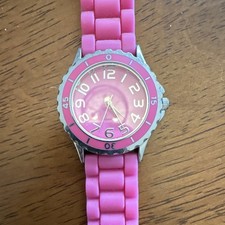 Quartz Analog Wristwatch Pink Silicone Strap Silver Case Pink Arabic Dial