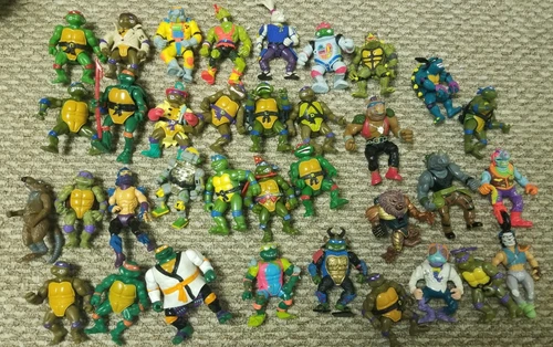 Huge Lot of Vintage 90's Teenage Mutant Ninja Turtles Action Figures/Accessories
