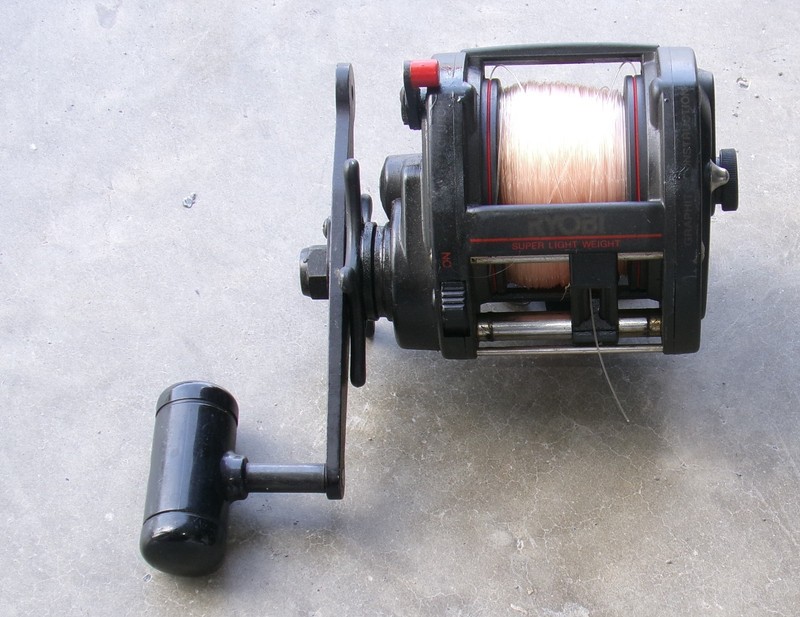 Nice RYOBI SL320 Super Light Weight  FISHING REEL Take a LOOK !!!