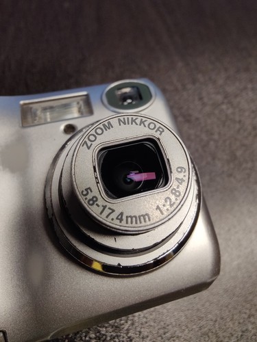 Nikon Coolpix 3200 Camera E3200 3.2 Megapixels 5.8-17.4mm Lens NIKKOR Silver - Picture 7 of 10